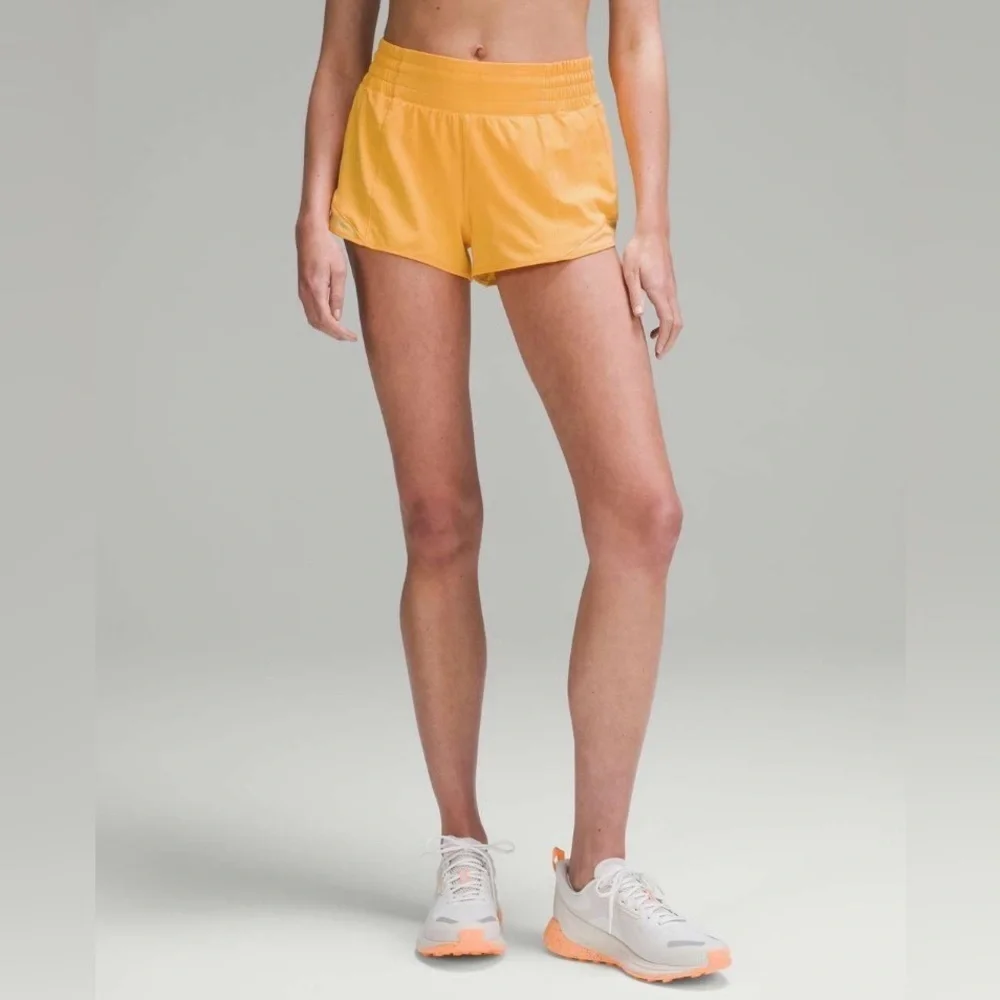 Lululemon Hotty Hot High-Rise Lined Short 2.5